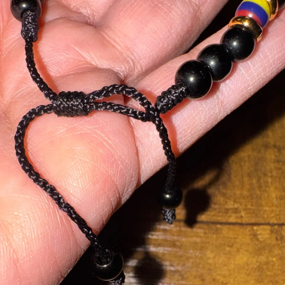 Unisex Colombian Black Beaded Adjustable Bracelet w/ Gold Accent